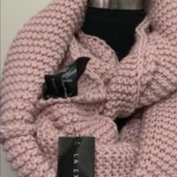 *BNWT* LA Express Chunky Wrap Scarf - Picture 7 of 8